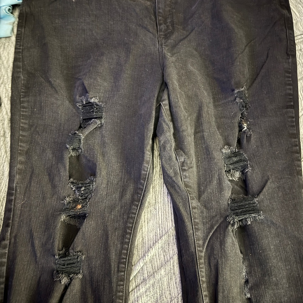 Distressed Black plus size Jeans